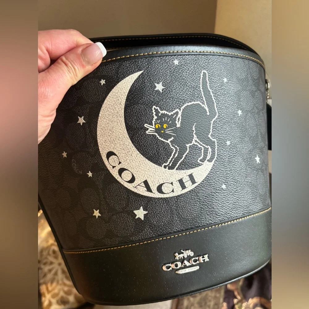 Authentic Coach Signature/Smooth leather w Celestial Cat Design bucket shoulder - Picture 4 of 15